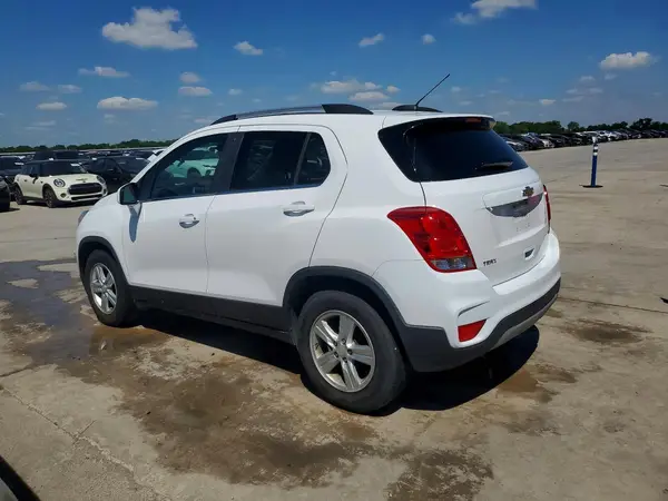 3GNCJLSB5LL219304 2020 CHEVROLET TRAX - Image 2
