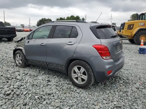 3GNCJLSB5LL230674 2020 CHEVROLET TRAX - Image 2