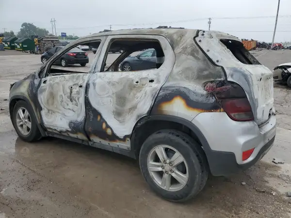 3GNCJLSB5LL245059 2020 CHEVROLET TRAX - Image 2