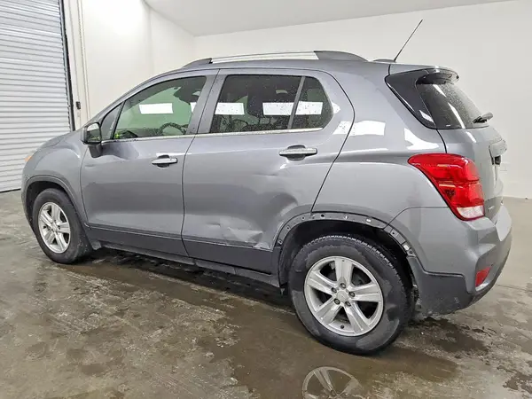 3GNCJLSB5LL260371 2020 CHEVROLET TRAX - Image 2
