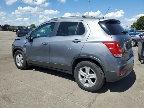 3GNCJLSB5LL271631 2020 CHEVROLET TRAX - Image 2