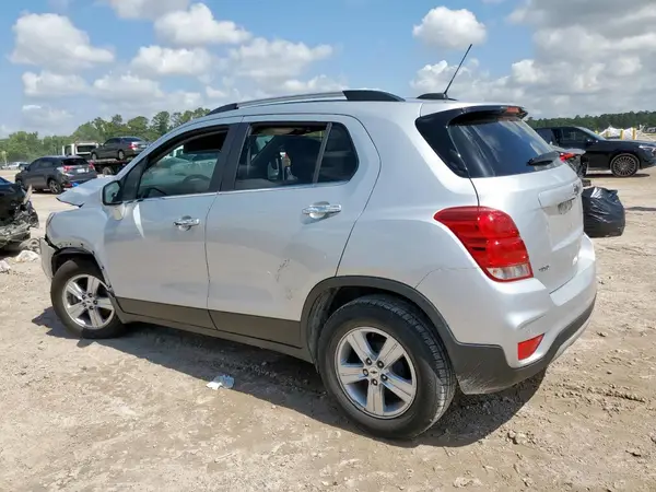 3GNCJLSB5LL282158 2020 CHEVROLET TRAX - Image 2