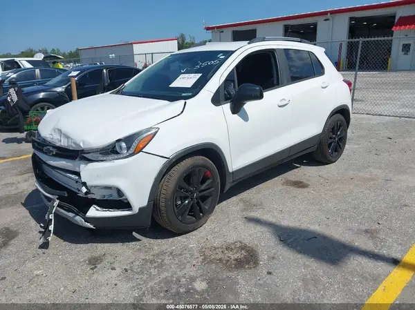 3GNCJLSB5LL283505 2020 CHEVROLET TRAX - Image 2