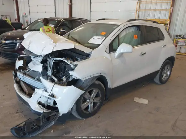 3GNCJLSB5LL300898 2020 CHEVROLET TRAX - Image 2
