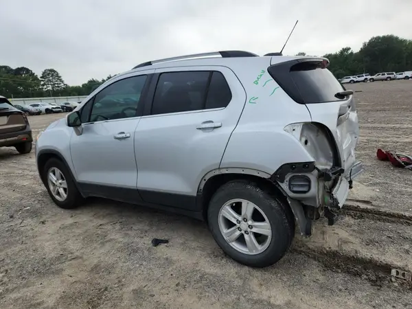 3GNCJLSB5LL301713 2020 CHEVROLET TRAX - Image 2