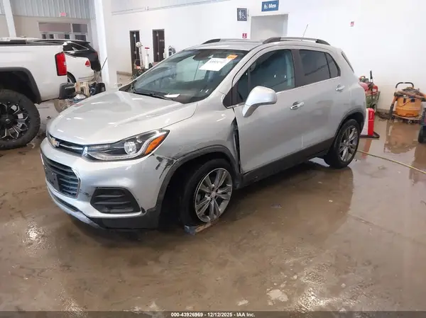 3GNCJLSB5LL309634 2020 CHEVROLET TRAX - Image 2