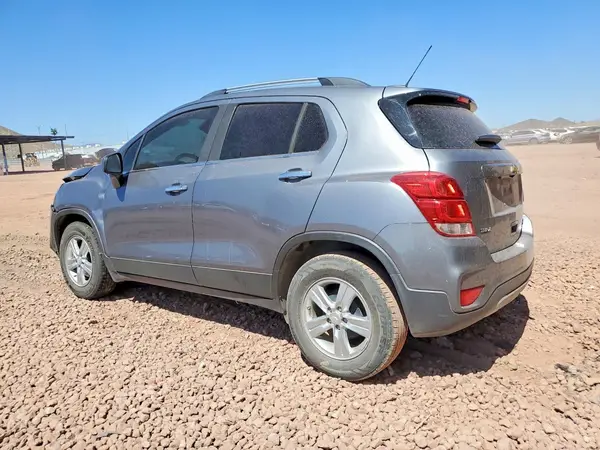 3GNCJLSB5LL319547 2020 CHEVROLET TRAX - Image 2