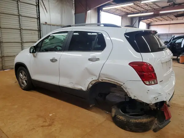 3GNCJLSB5LL322738 2020 CHEVROLET TRAX - Image 2
