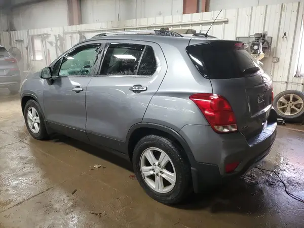 3GNCJLSB5LL325820 2020 CHEVROLET TRAX - Image 2