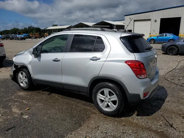 3GNCJLSB5LL325896 2020 CHEVROLET TRAX - Image 2