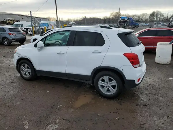 3GNCJLSB5LL330306 2020 CHEVROLET TRAX - Image 2