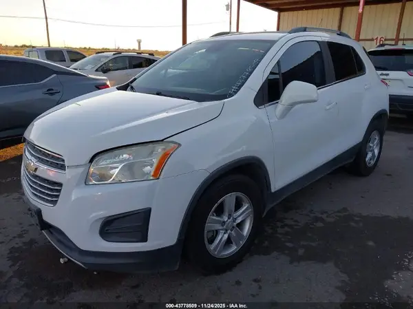 3GNCJLSB6GL276486 2016 CHEVROLET TRAX - Image 2
