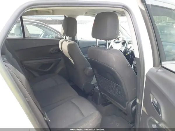 3GNCJLSB6HL160061 2017 CHEVROLET TRAX - Image 8