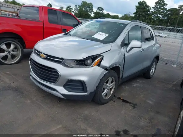 3GNCJLSB6HL277753 2017 CHEVROLET TRAX - Image 2
