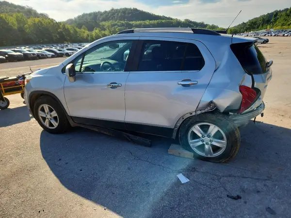 3GNCJLSB6HL287943 2017 CHEVROLET TRAX - Image 2
