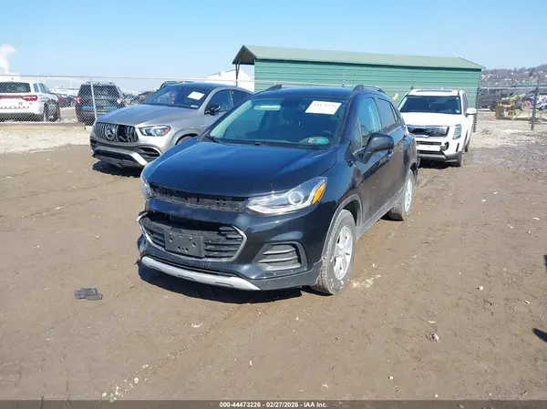 3GNCJLSB6JL168120 2018 CHEVROLET TRAX - Image 2