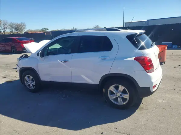 3GNCJLSB6JL174760 2018 CHEVROLET TRAX - Image 2