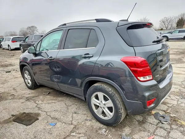 3GNCJLSB6JL213895 2018 CHEVROLET TRAX - Image 2