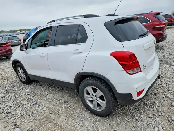 3GNCJLSB6JL247447 2018 CHEVROLET TRAX - Image 2