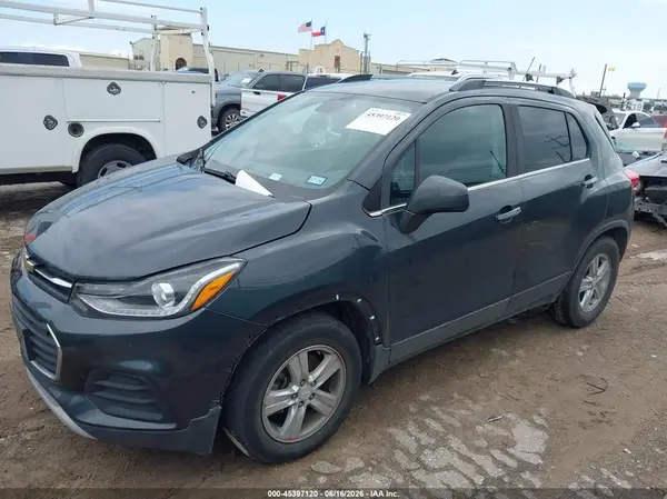 3GNCJLSB6JL252597 2018 CHEVROLET TRAX - Image 2