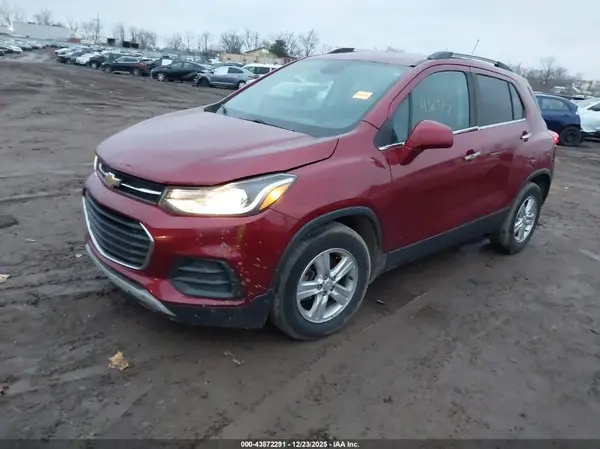 3GNCJLSB6JL255922 2018 CHEVROLET TRAX - Image 2