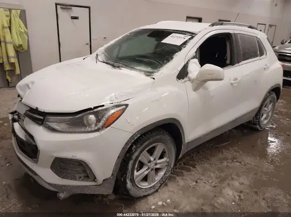 3GNCJLSB6JL325791 2018 CHEVROLET TRAX - Image 2