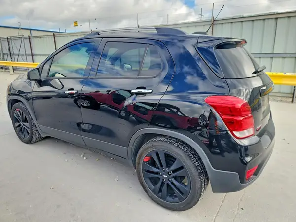 3GNCJLSB6JL333518 2018 CHEVROLET TRAX - Image 2
