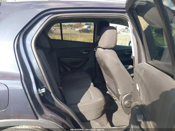 3GNCJLSB6JL347077 2018 CHEVROLET TRAX - Image 8