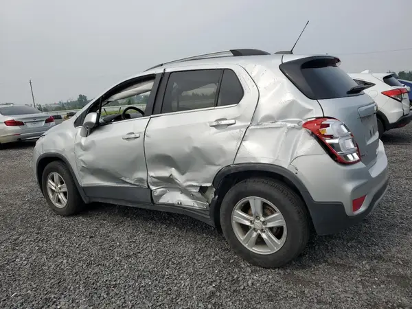 3GNCJLSB6JL358032 2018 CHEVROLET TRAX - Image 2