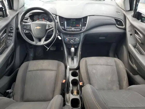 3GNCJLSB6JL358032 2018 CHEVROLET TRAX - Image 8