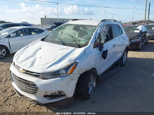 3GNCJLSB6JL359861 2018 CHEVROLET TRAX - Image 2