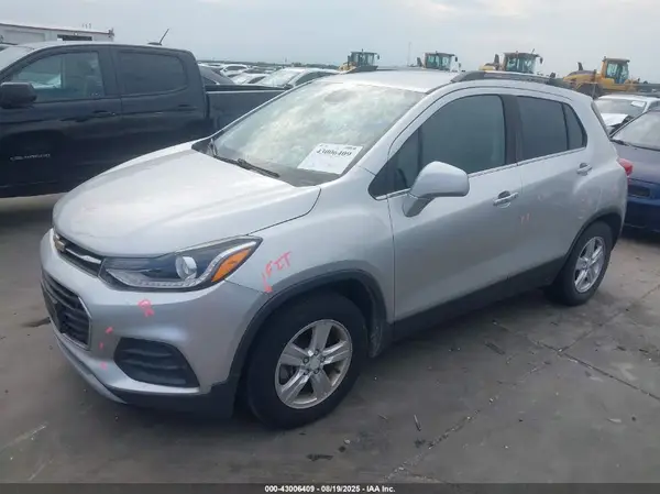 3GNCJLSB6JL385439 2018 CHEVROLET TRAX - Image 2