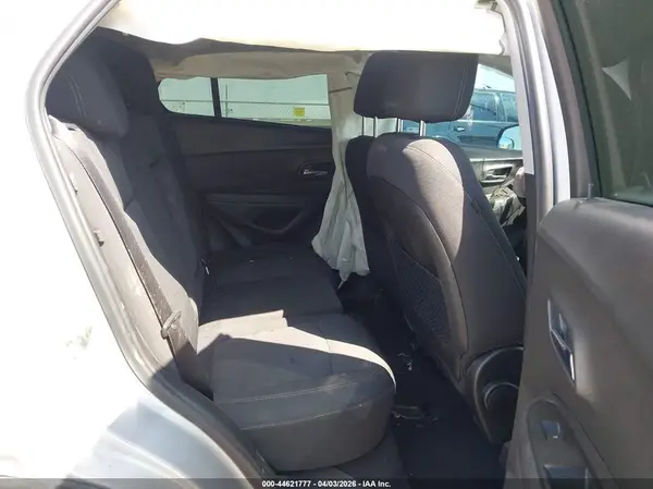 3GNCJLSB6KL121025 2019 CHEVROLET TRAX - Image 8
