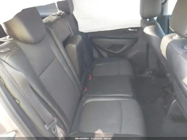 3GNCJLSB6KL128542 2019 CHEVROLET TRAX - Image 8