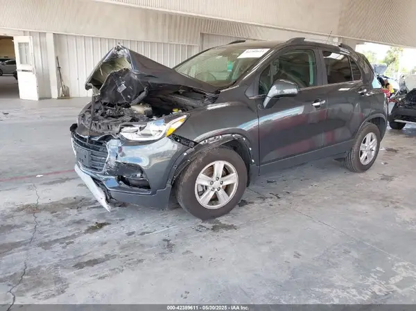 3GNCJLSB6KL139797 2019 CHEVROLET TRAX - Image 2