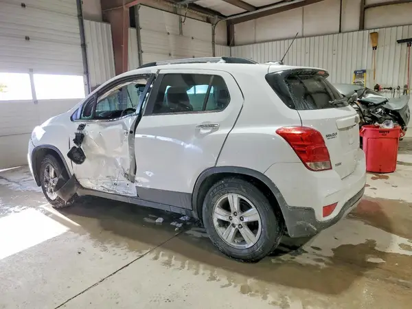 3GNCJLSB6KL160925 2019 CHEVROLET TRAX - Image 2