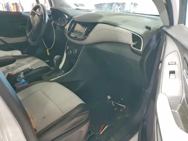 3GNCJLSB6KL160925 2019 CHEVROLET TRAX - Image 8
