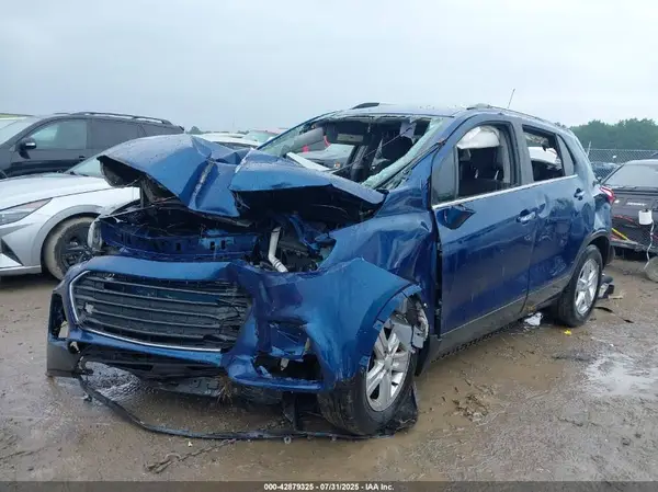 3GNCJLSB6KL194508 2019 CHEVROLET TRAX - Image 2