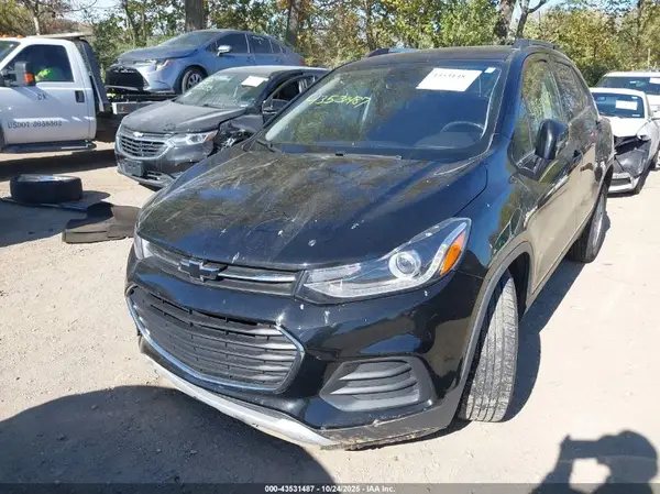 3GNCJLSB6KL221397 2019 CHEVROLET TRAX - Image 2