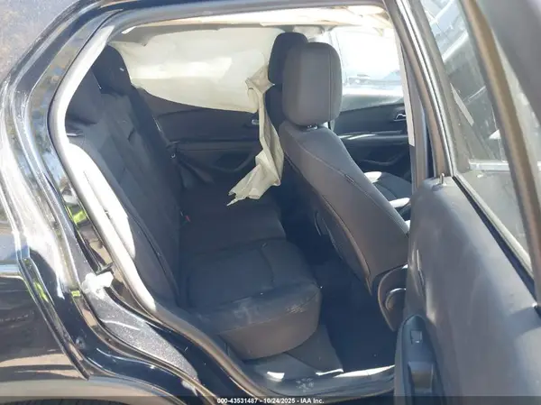 3GNCJLSB6KL221397 2019 CHEVROLET TRAX - Image 8