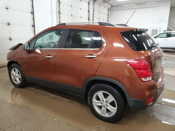 3GNCJLSB6KL246106 2019 CHEVROLET TRAX - Image 2