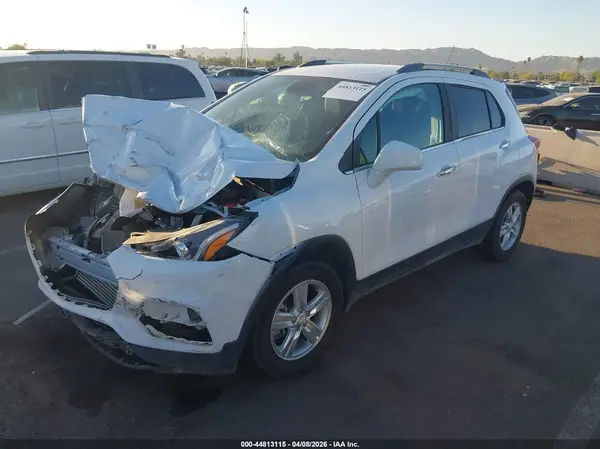 3GNCJLSB6KL252410 2019 CHEVROLET TRAX - Image 2