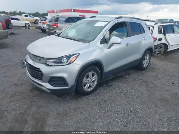3GNCJLSB6KL255341 2019 CHEVROLET TRAX - Image 2