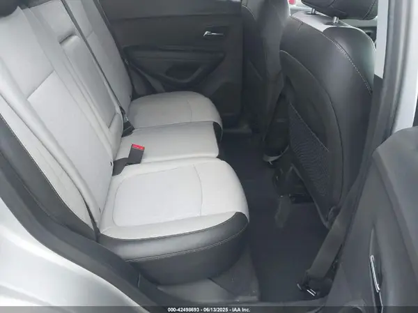 3GNCJLSB6KL255341 2019 CHEVROLET TRAX - Image 8