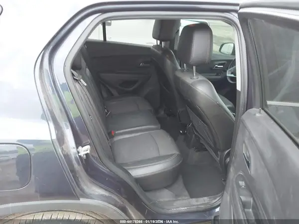 3GNCJLSB6KL304019 2019 CHEVROLET TRAX - Image 8