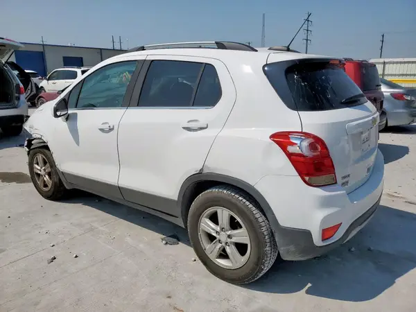 3GNCJLSB6KL314744 2019 CHEVROLET TRAX - Image 2