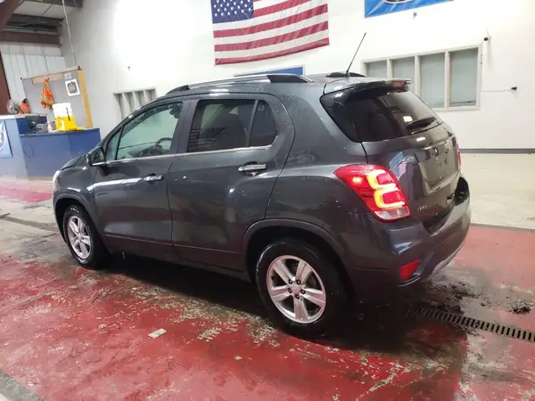 3GNCJLSB6KL325873 2019 CHEVROLET TRAX - Image 2