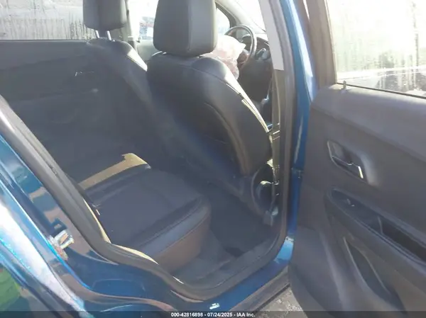 3GNCJLSB6KL326232 2019 CHEVROLET TRAX - Image 8