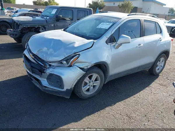 3GNCJLSB6KL328613 2019 CHEVROLET TRAX - Image 2