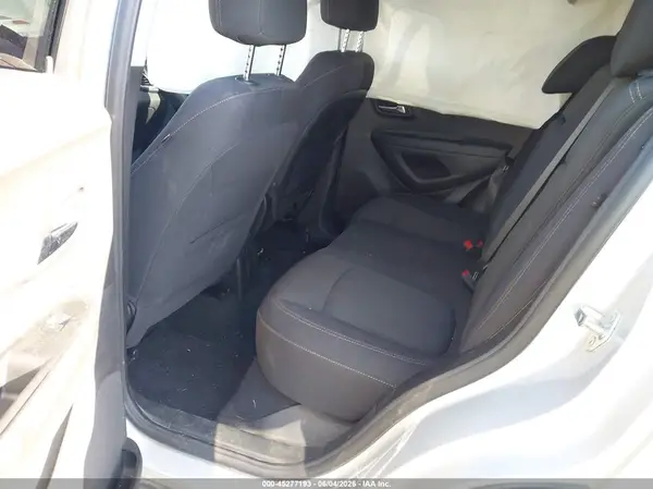3GNCJLSB6KL328613 2019 CHEVROLET TRAX - Image 8